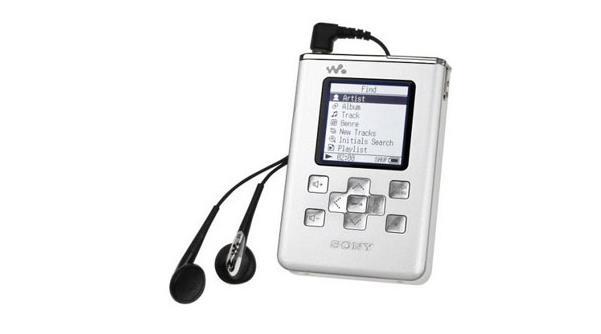 还记得06年的索尼吗,《007:皇家*场赌**》中那些数码科技