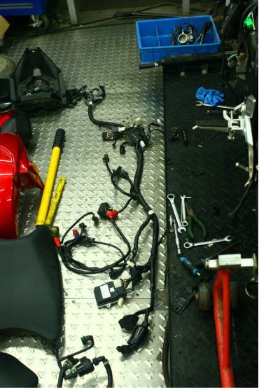 一探究竟！专业拆解告诉你RZ3何以称为“街霸”