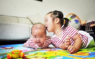 二宝即将到来大宝该怎么办,二宝来了大宝生病怎么办