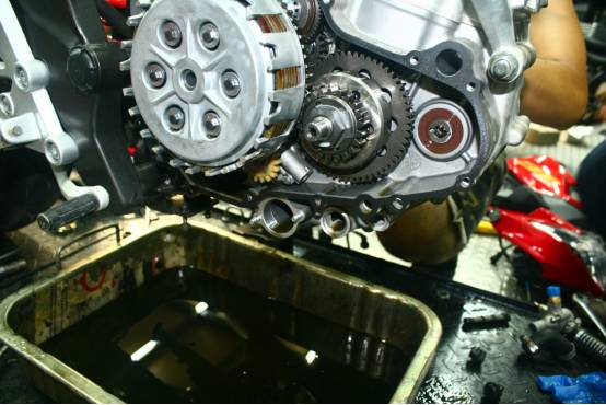 一探究竟！专业拆解告诉你RZ3何以称为“街霸”