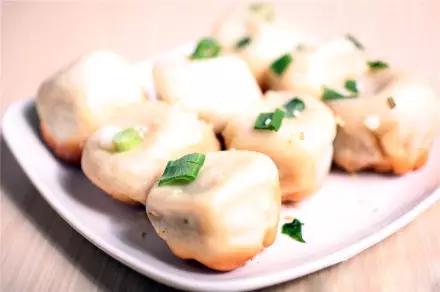 在南京吃两笼屉包子,在南京吃蟹黄汤包原声视频