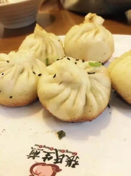 在南京吃两笼屉包子,在南京吃蟹黄汤包原声视频