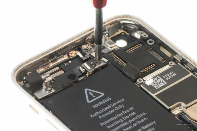 拆修iphone手机,苹果5c换后壳