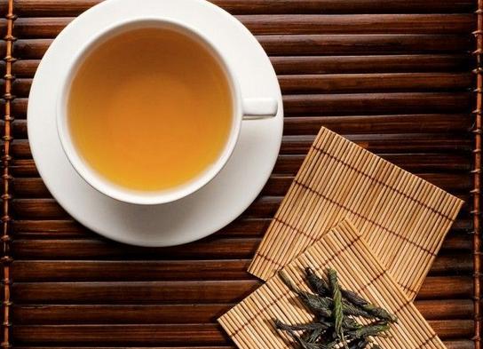 眼袋太重怎么办找对方法很重要,常年熬夜又喝水多有眼袋怎么办