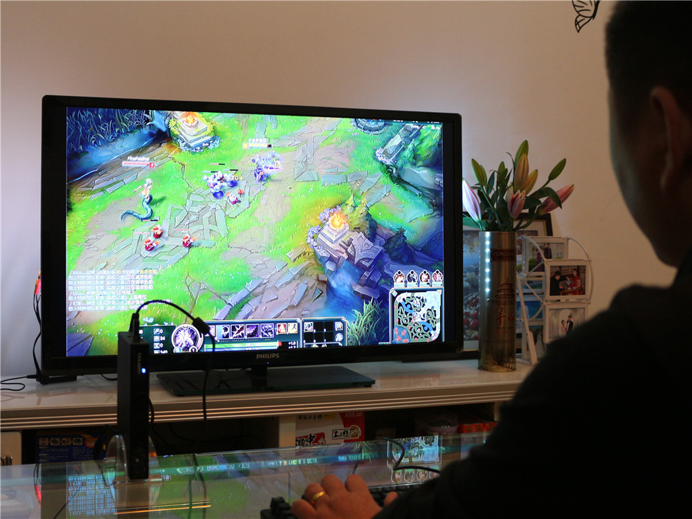 还买传统PC你就OUT了！极夜迷你电脑强势来袭