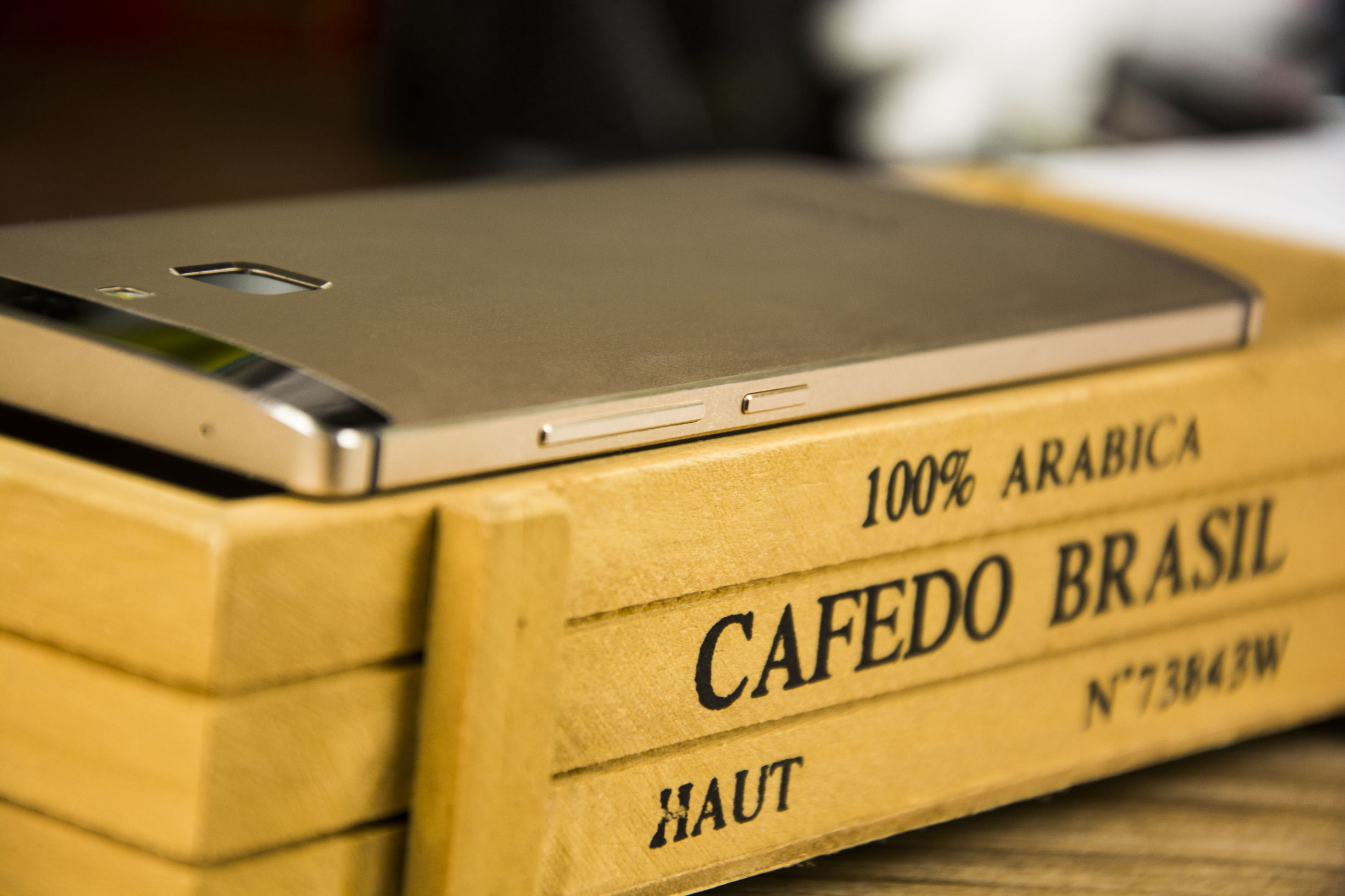 青葱metal手机拆机,未来千元手机