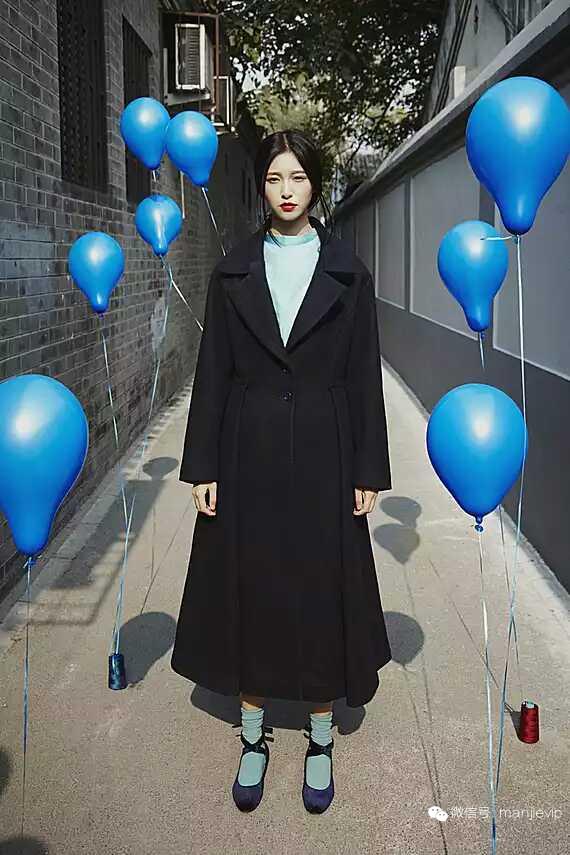 小个子粗毛呢娃娃翻领短外套 (小个子穿翻领毛呢大衣怎么搭配)