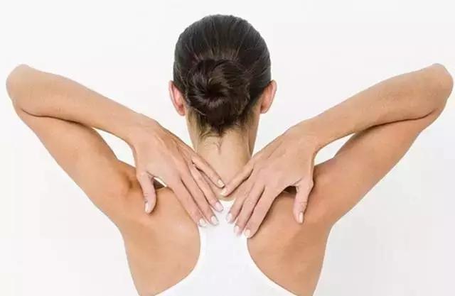 你以为粗腰、厚背只是让你看起来老了20岁而已吗?!