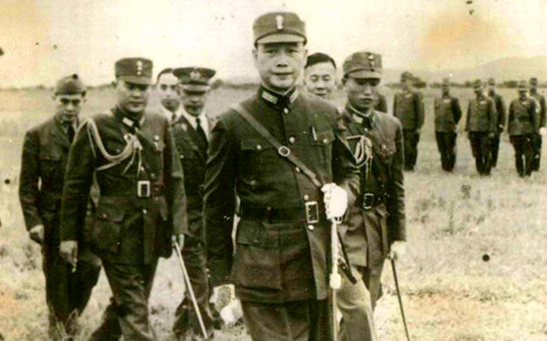 张学良一枪不开丢三省是哪一年,张学良热河失手后被派哪了