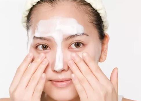 清除鼻头粉刺的正确有效方法,鼻头粉刺正确处理方法