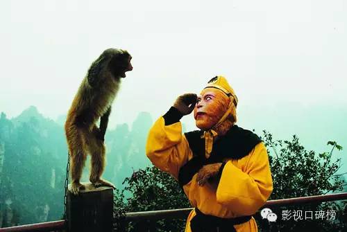 六小龄童领奖,猴年春晚六小龄童视频高清