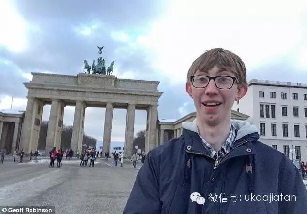 腐国奇葩boy，多花13小时绕路回家，只为省7镑!