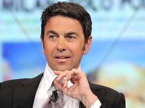 足坛十大顶级人物,足坛高富帅是谁