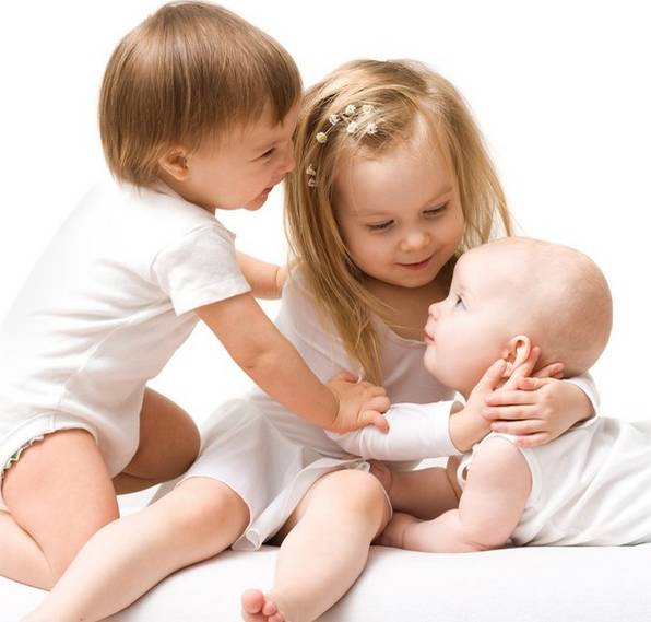 怎么护理宝宝肚脐不让翻出来,小儿肚脐护理