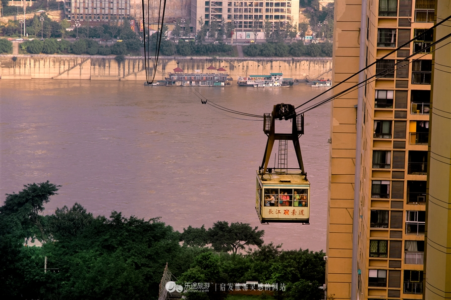 灞卞煄娓濆懗閲嶅簡灏忛潰,鎱㈡极鑼堕ギ