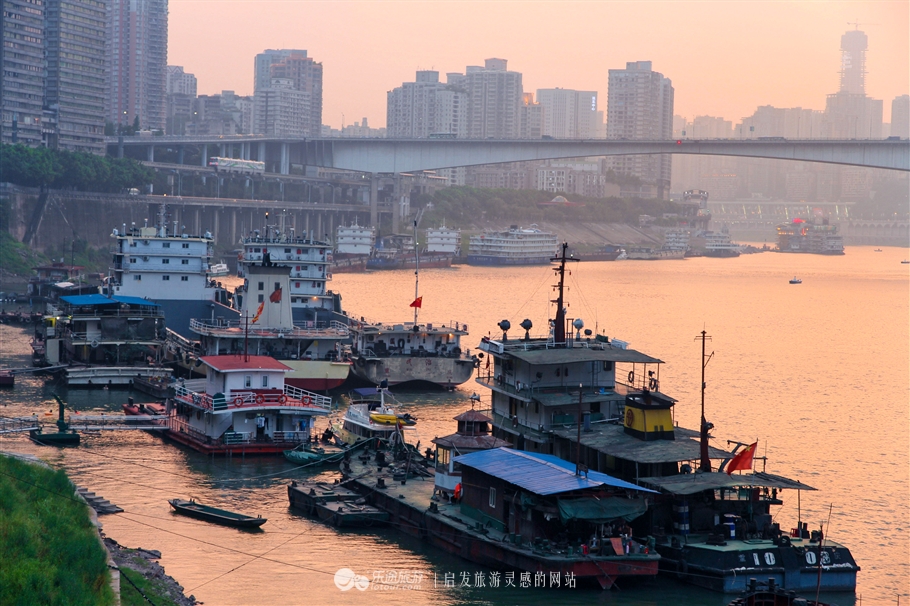 灞卞煄娓濆懗閲嶅簡灏忛潰,鎱㈡极鑼堕ギ