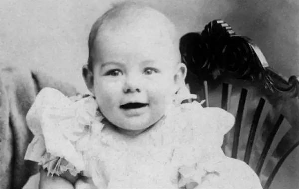 “老爹”海明威诞辰117周年，聊聊关于他鲜为人知的奇葩往事