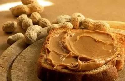 食物残渣卡喉咙怎么办,食物卡到喉咙里怎么办