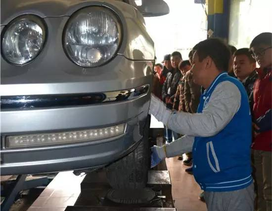 「四轮定位」分分钟就搞定了？师傅你偷懒了吧！一共14步呢！