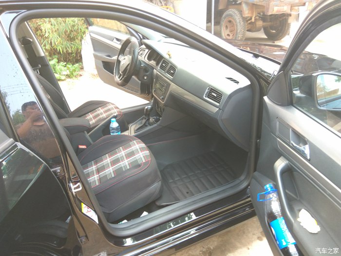 朗逸1.5t黑色提车,2022款朗逸1.5自动舒适版提车作业