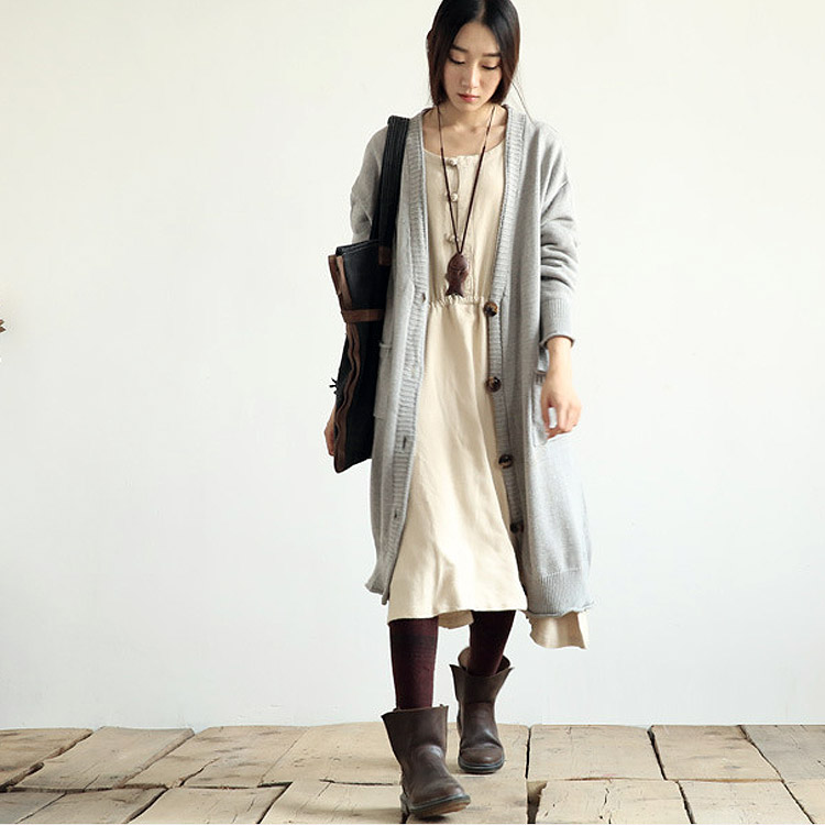 什么颜色的衣服在秋天穿最好看,今年最流行穿搭秋冬什么颜色