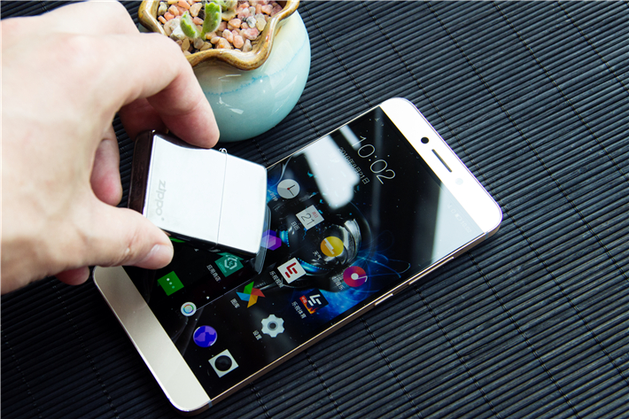 曲面屏手机贴膜最优解,手机贴膜曲面屏傻瓜式操作