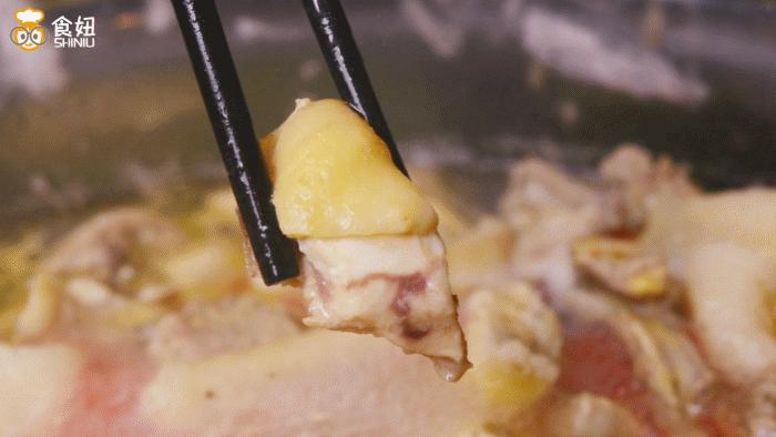 [食妞]锅用水晶的，水用冰泉的，你是什么鸡竟然如此大牌？