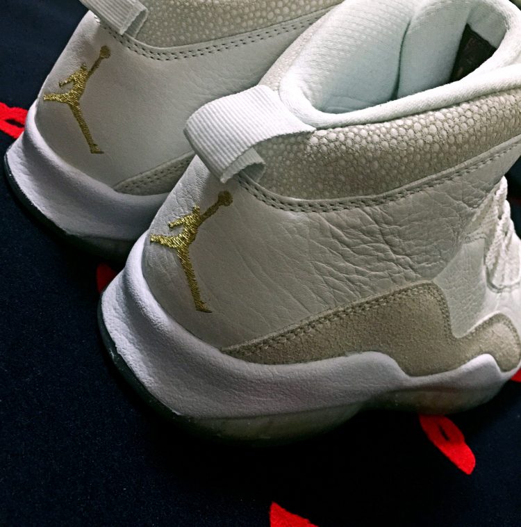 李宁超轻10球员版,李宁超轻11降价