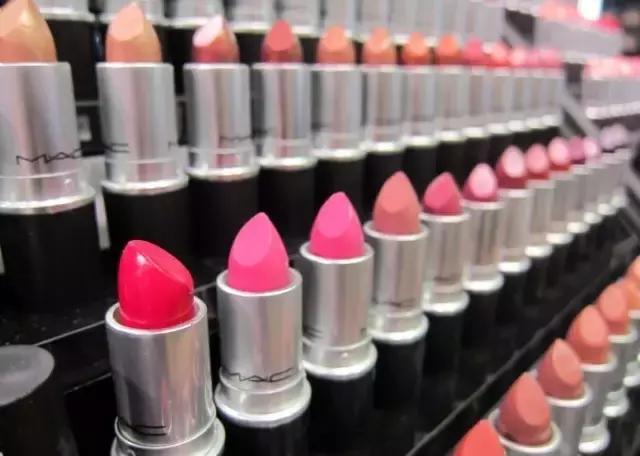 为何不适合正红色口红,女人一定要有一支正红色口红