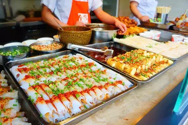 国内10大让人魂牵梦绕的小吃街