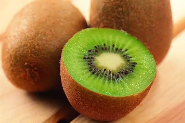 怎么让皮肤变白小妙招,皮肤黑有哪些偏方变白