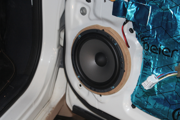 雷诺科雷傲音响升级,雷诺科雷傲2.0豪华音响怎么样