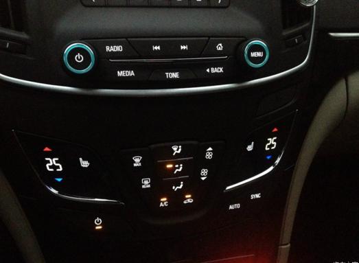 17寸的大脚，给我充足的稳重和自信、君威2.0L用车感受