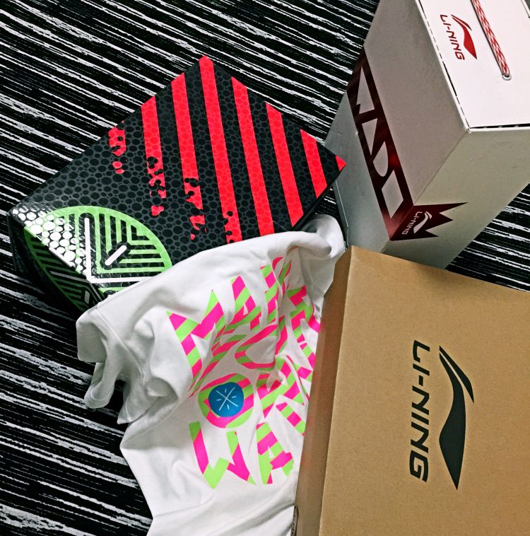 李宁超轻10球员版,李宁超轻11降价