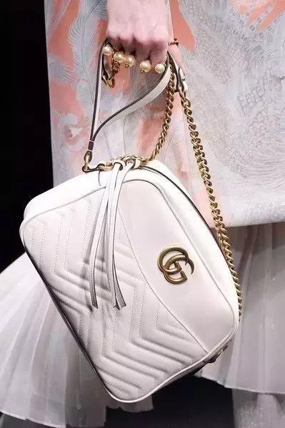 盘点火遍时尚圈的时髦单品,2016最难穿的单品