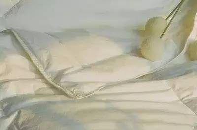 没用过的羽绒被可以在大伏天暴晒,羽绒被晒了之后出毛怎么办