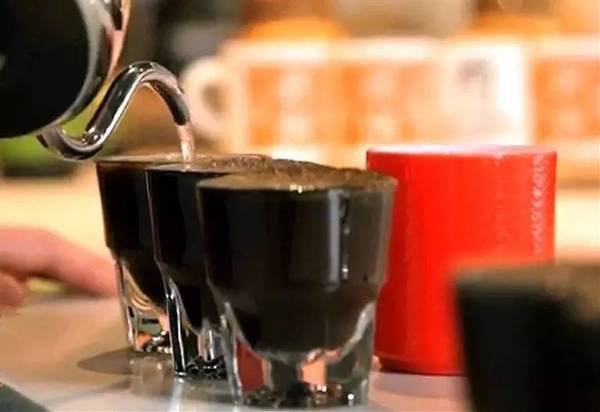 无处不在阿姆斯特朗,无处不在西海岸