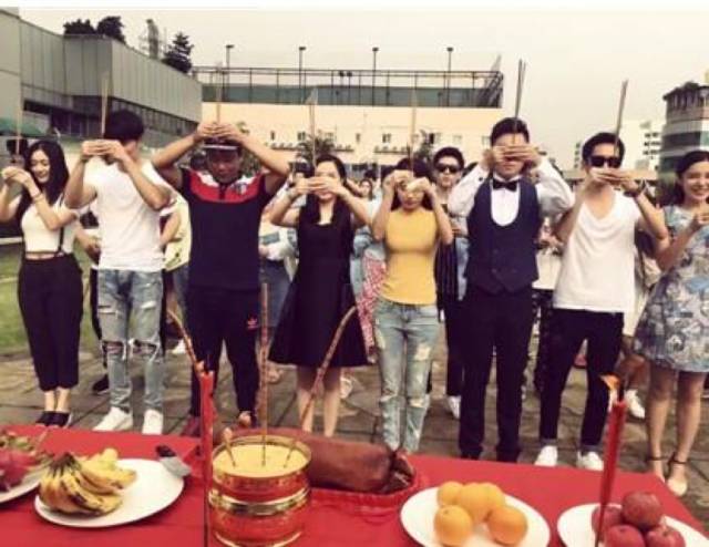 网大啥在上丨《留级学姐》日前开机马雪阳演绎帅气校草