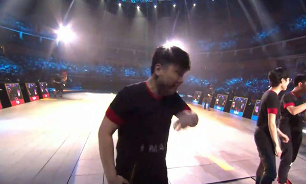 神算JoKer灵验，55开IM战队翻盘晋级全球总决赛