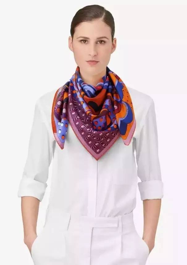 爱马仕丝巾的故事视频,爱马仕丝巾经典图案故事