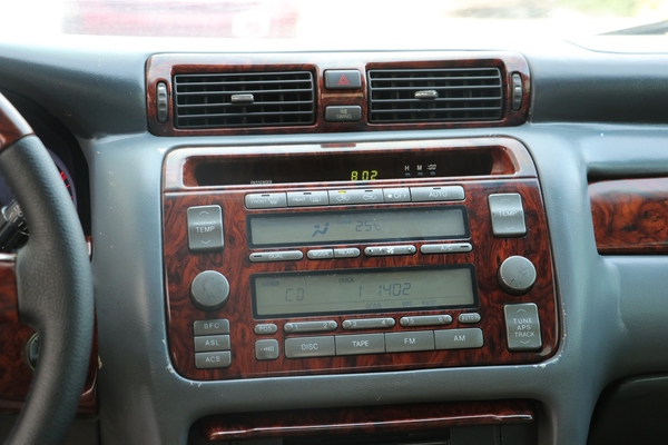 丰田皇冠athlete12代半,日本新款15代丰田皇冠