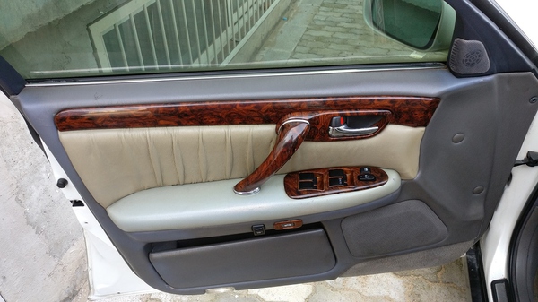 丰田皇冠athlete12代半,日本新款15代丰田皇冠