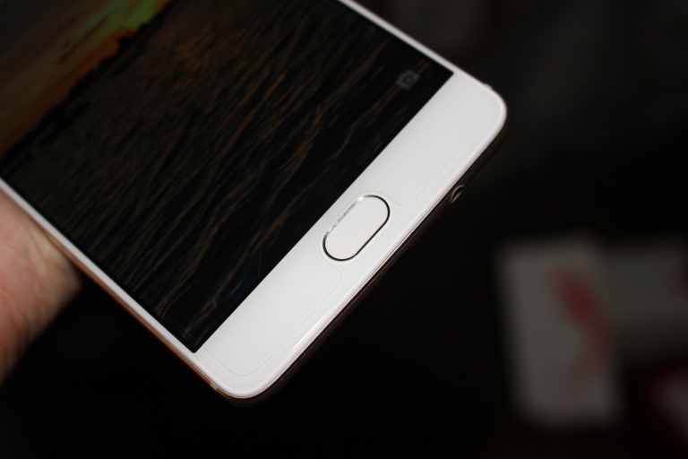 手感最好的手机一加,一加手感