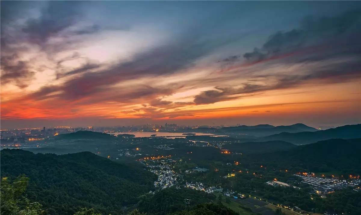 杭州西湖保俶塔夜景,杭州西湖夜景哪个地方好看