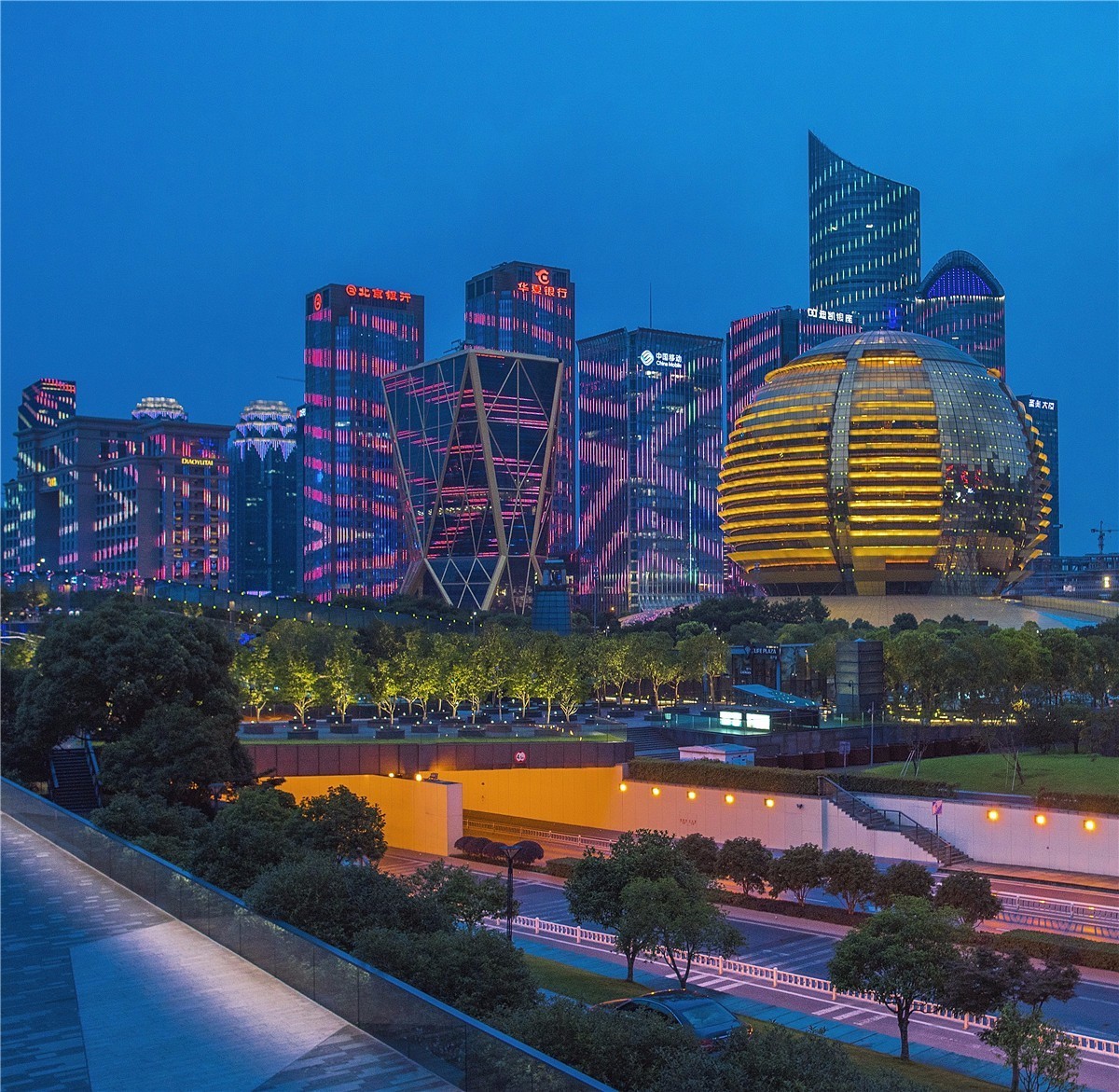 杭州西湖保俶塔夜景,杭州西湖夜景哪个地方好看