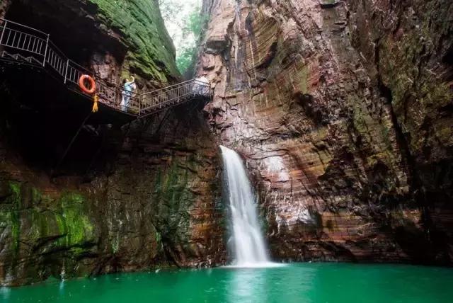 悬泉飞瀑的风景图,悬泉山瀑布在什么地方