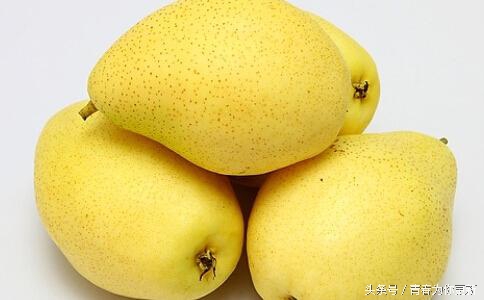 隔壁邻居45岁的夏大妈每天用它祛斑30天斑点尽消年轻20岁