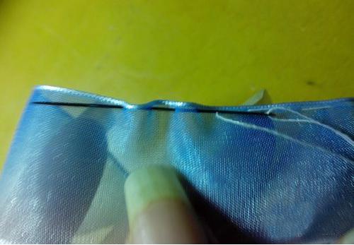 如何用丝带编蝴蝶结发卡,丝带diy蝴蝶结发卡图片教程