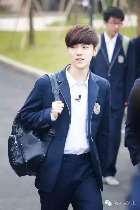 听说看《我去上学啦》不少直男被鹿晗掰弯，妹子们看紧男票啊
