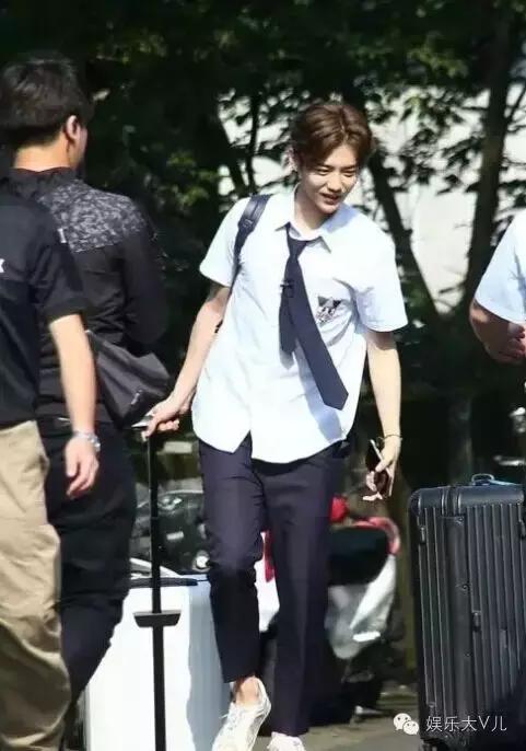 听说看《我去上学啦》不少直男被鹿晗掰弯，妹子们看紧男票啊